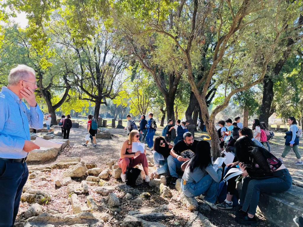 在奥林匹亚古遗址公园里上课感受历史 在奥林匹亚古遗址公园里上课感受历史